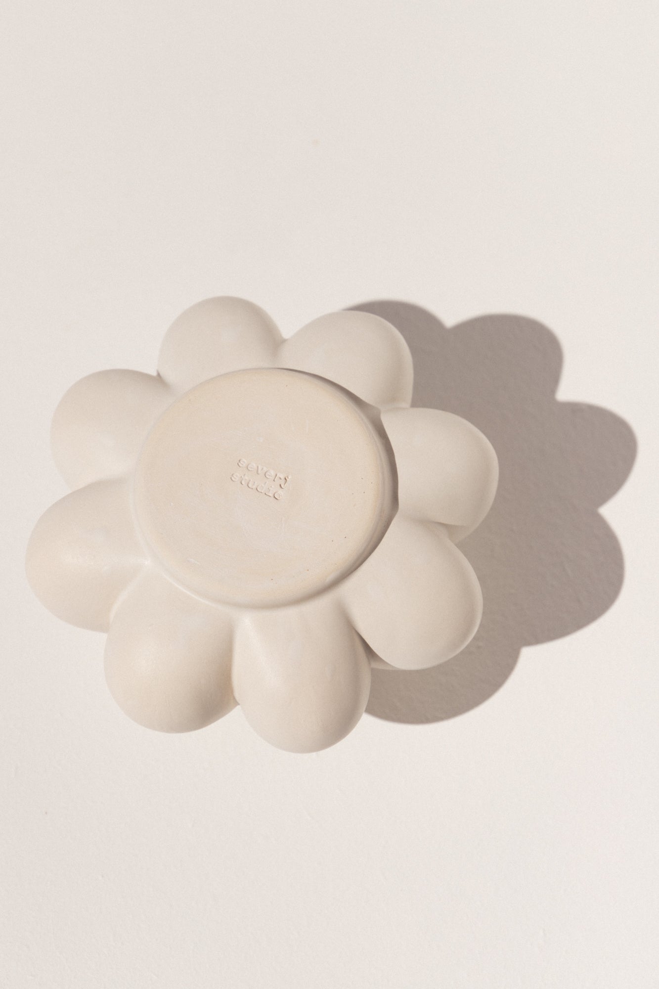 Severj Studio Istanbul white ceramic Garlic 1 vase on makers' Mrkt Makers Market Melbourne