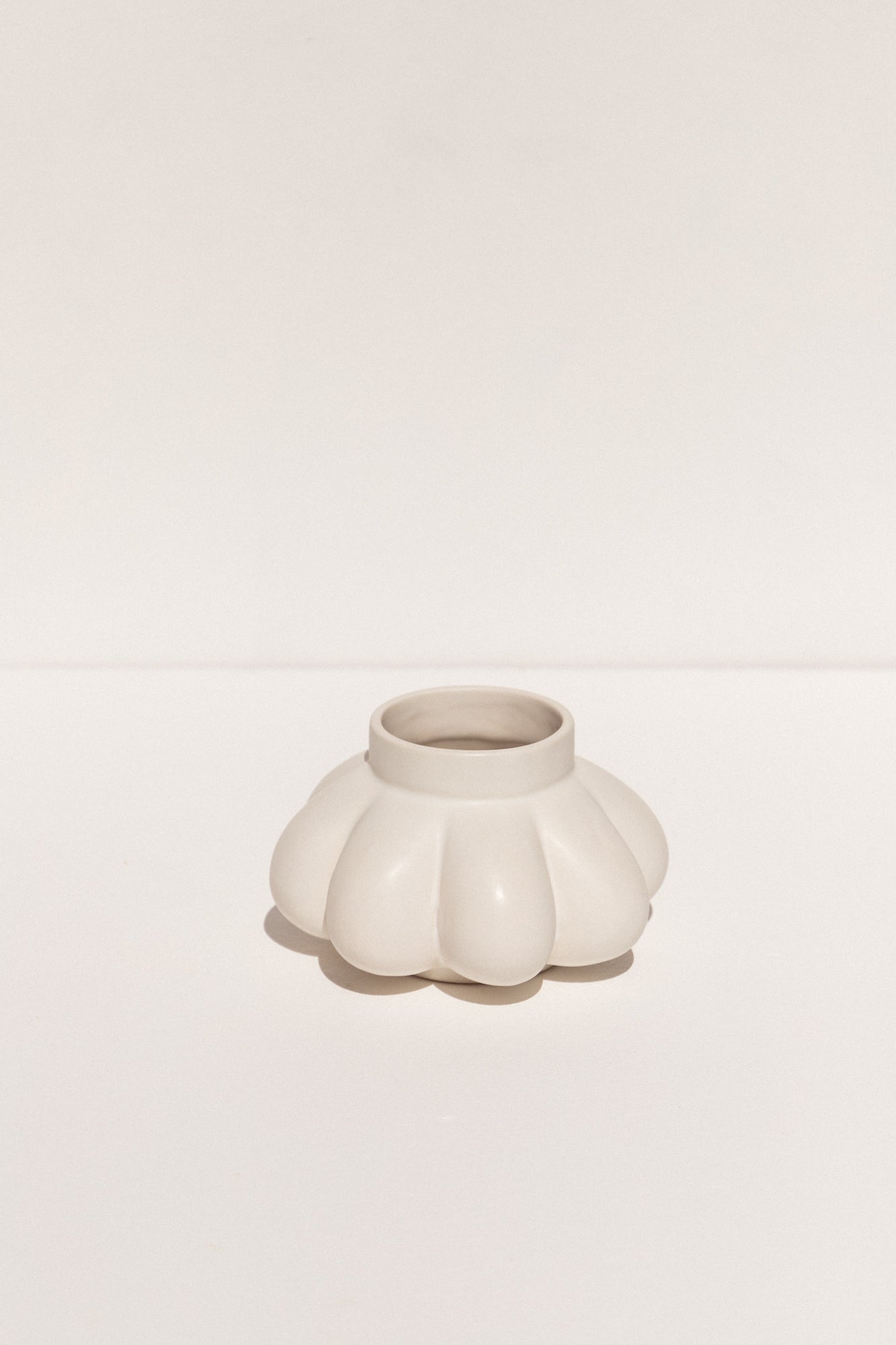 Severj Studio Istanbul white ceramic Garlic 1 vase on makers' Mrkt Makers Market Melbourne
