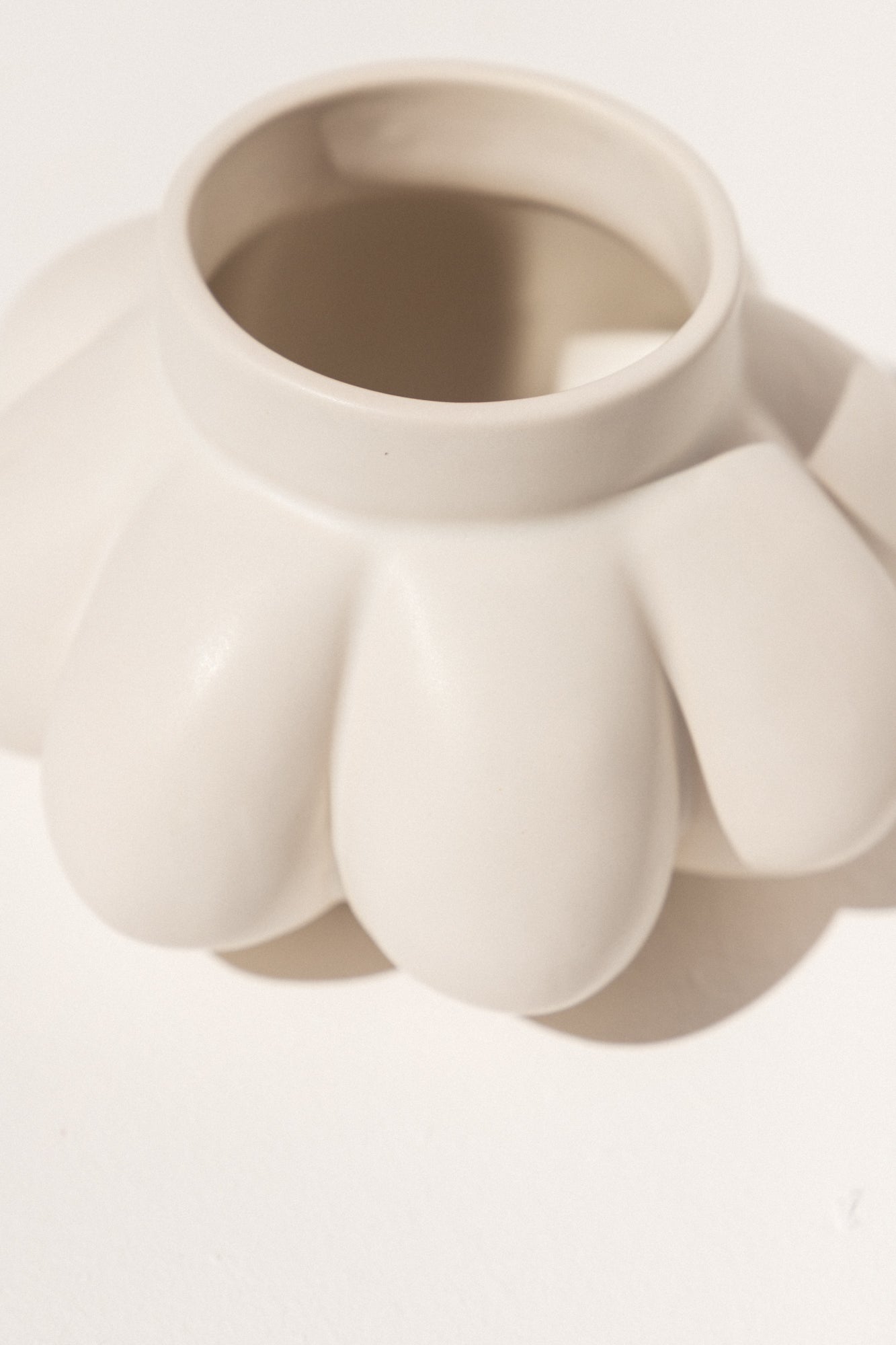 Severj Studio Istanbul white ceramic Garlic 1 vase on makers' Mrkt Makers Market Melbourne